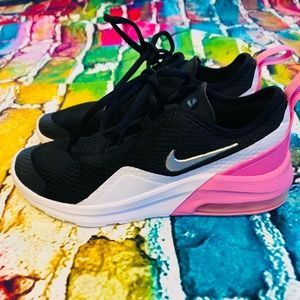 Little Girls Nike Running Shoes🖤💕
